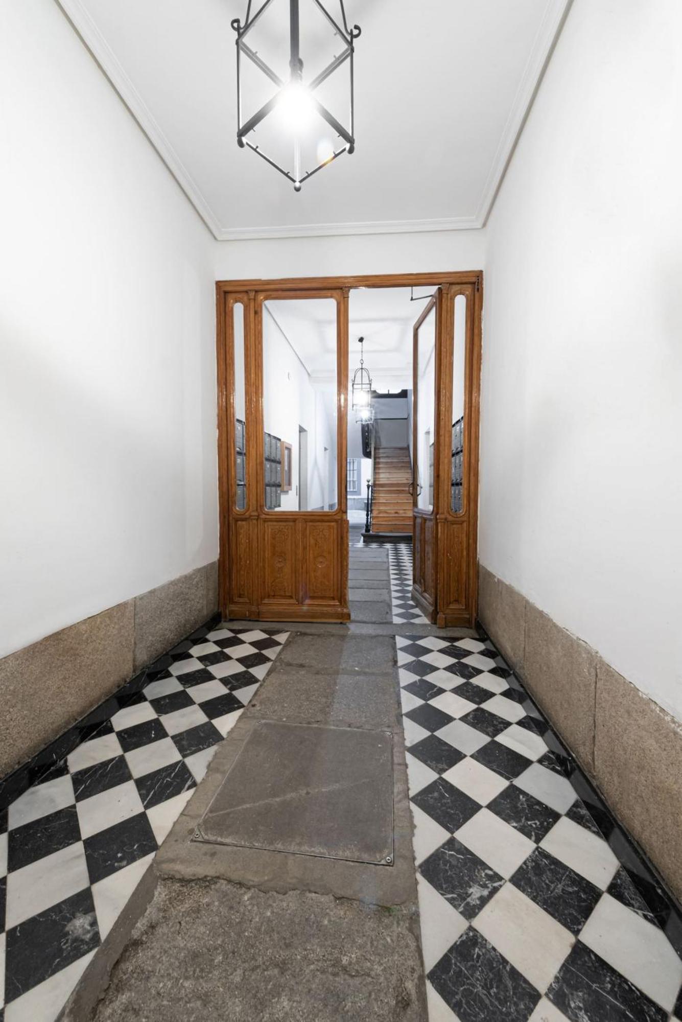 Apartamentos Day Madrid Luna Centro Gran Via Sol Malasana エクステリア 写真