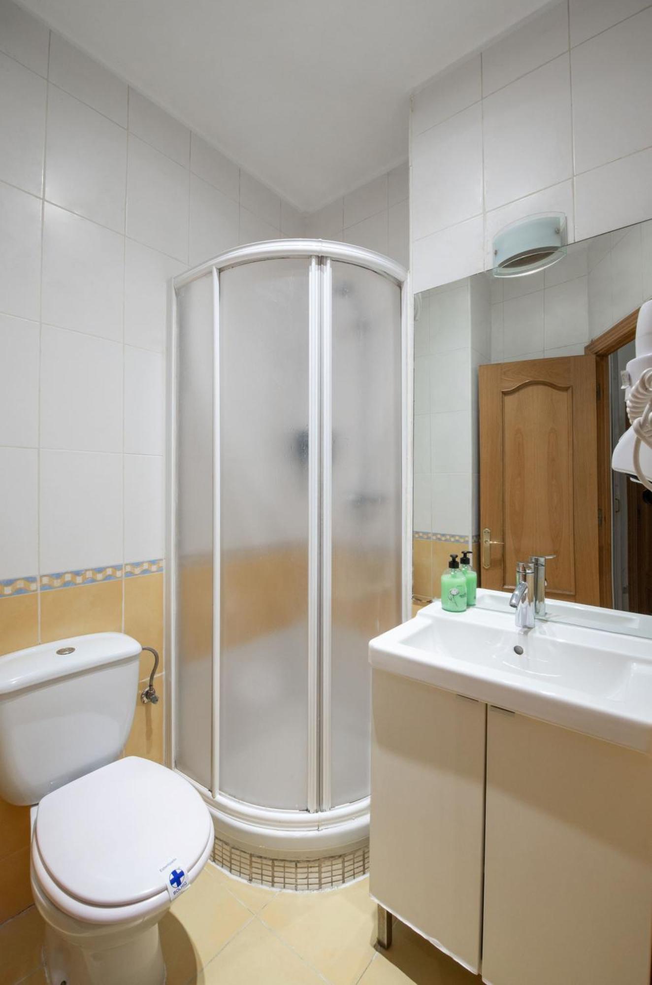 Apartamentos Day Madrid Luna Centro Gran Via Sol Malasana エクステリア 写真