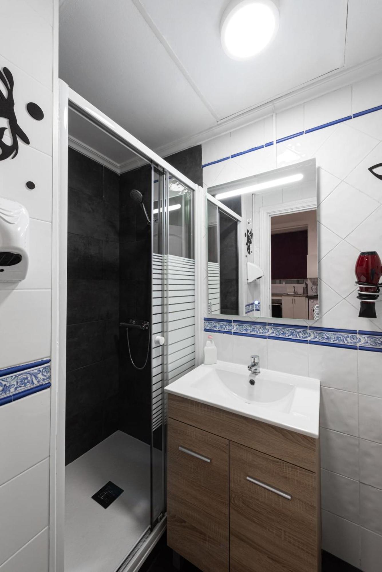 Apartamentos Day Madrid Luna Centro Gran Via Sol Malasana エクステリア 写真