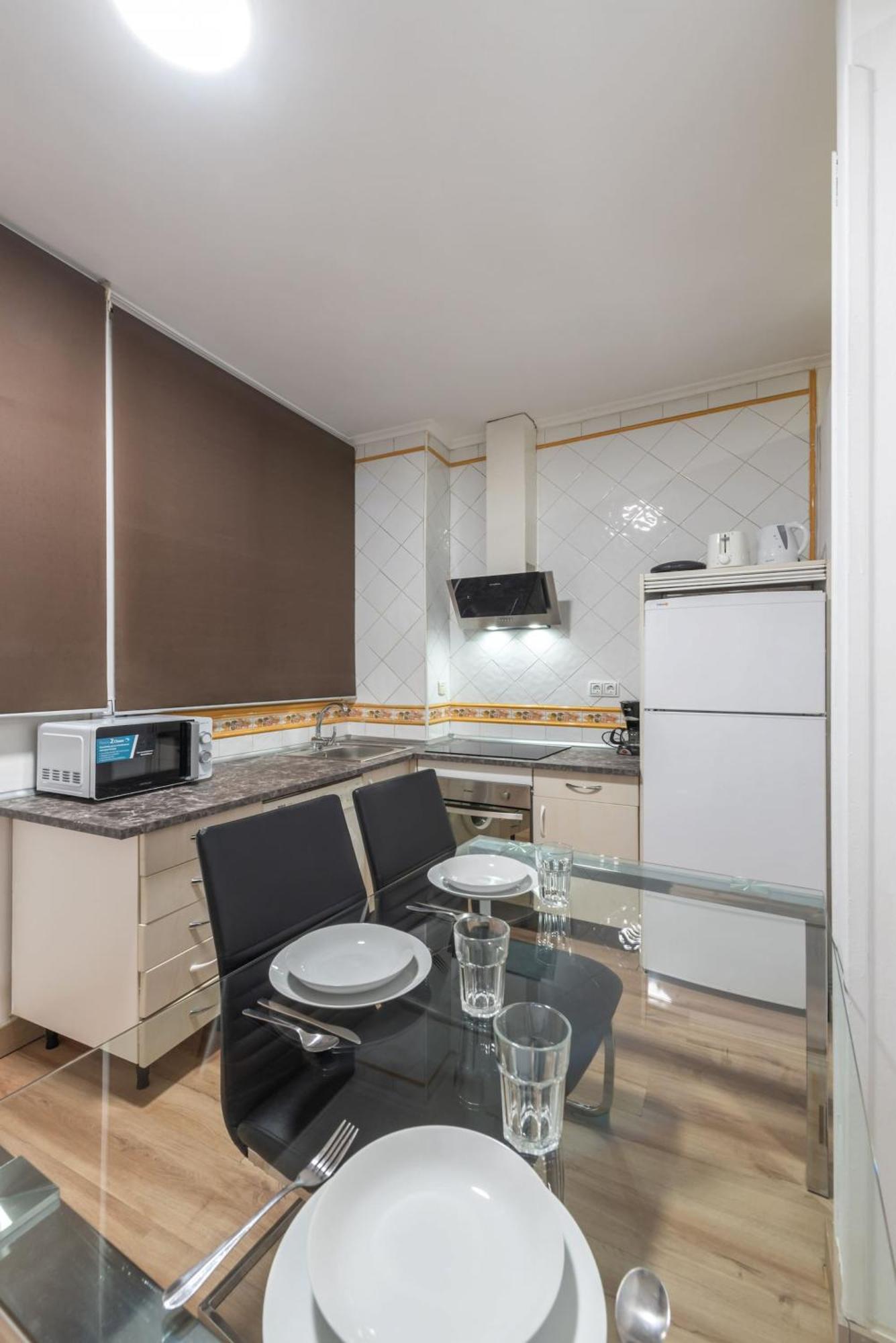 Apartamentos Day Madrid Luna Centro Gran Via Sol Malasana エクステリア 写真