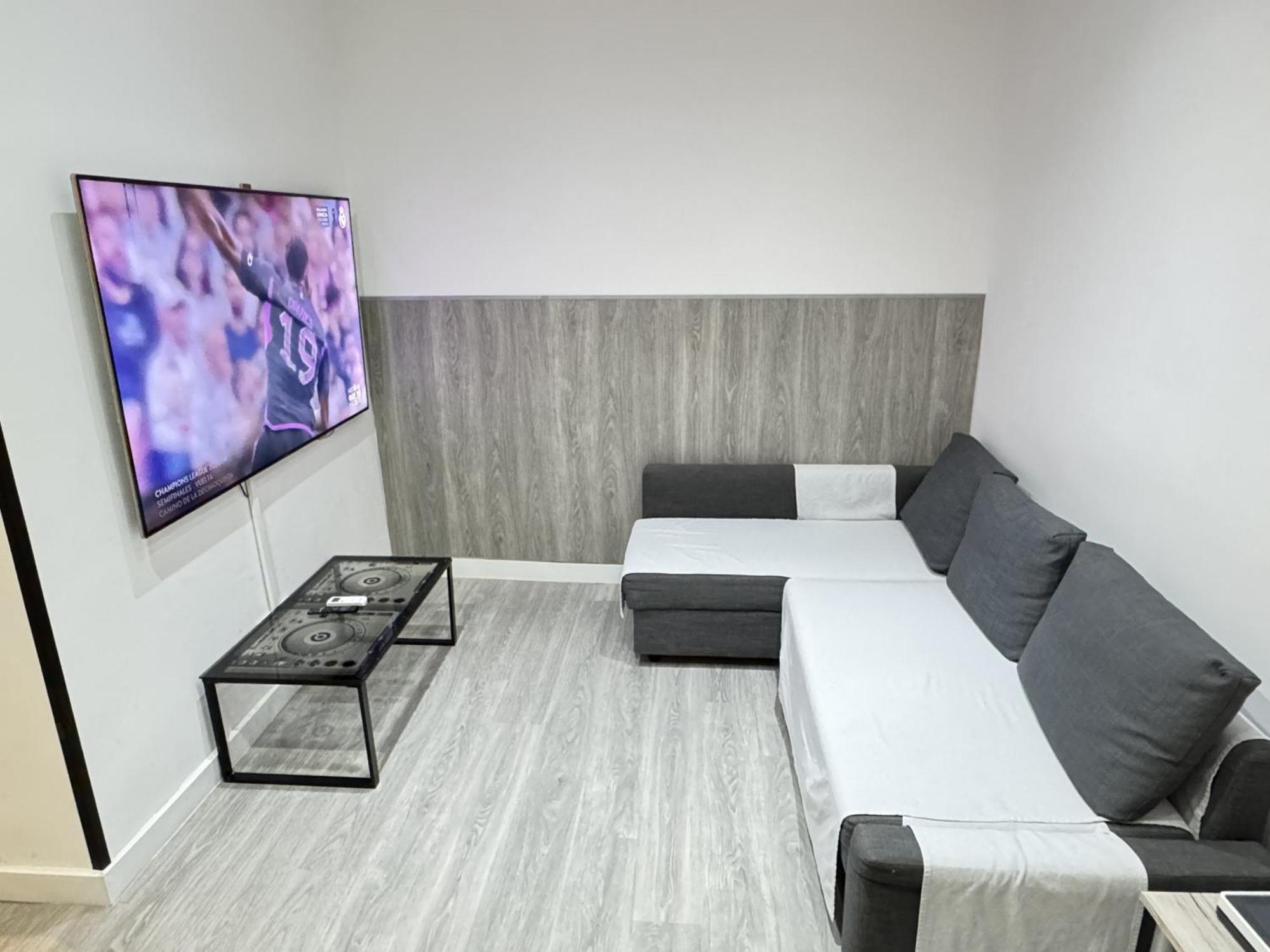 Apartamentos Day Madrid Luna Centro Gran Via Sol Malasana エクステリア 写真