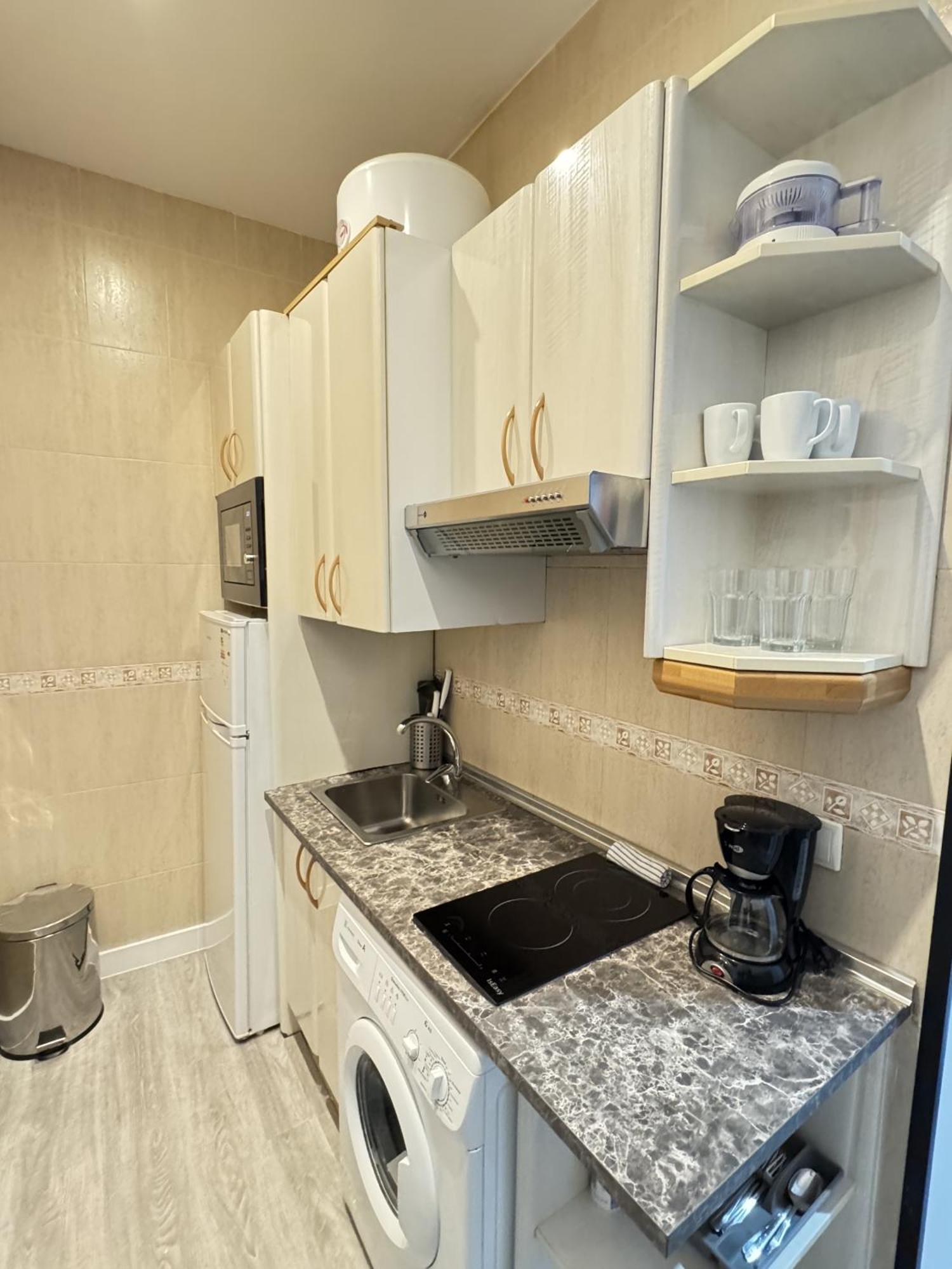 Apartamentos Day Madrid Luna Centro Gran Via Sol Malasana エクステリア 写真
